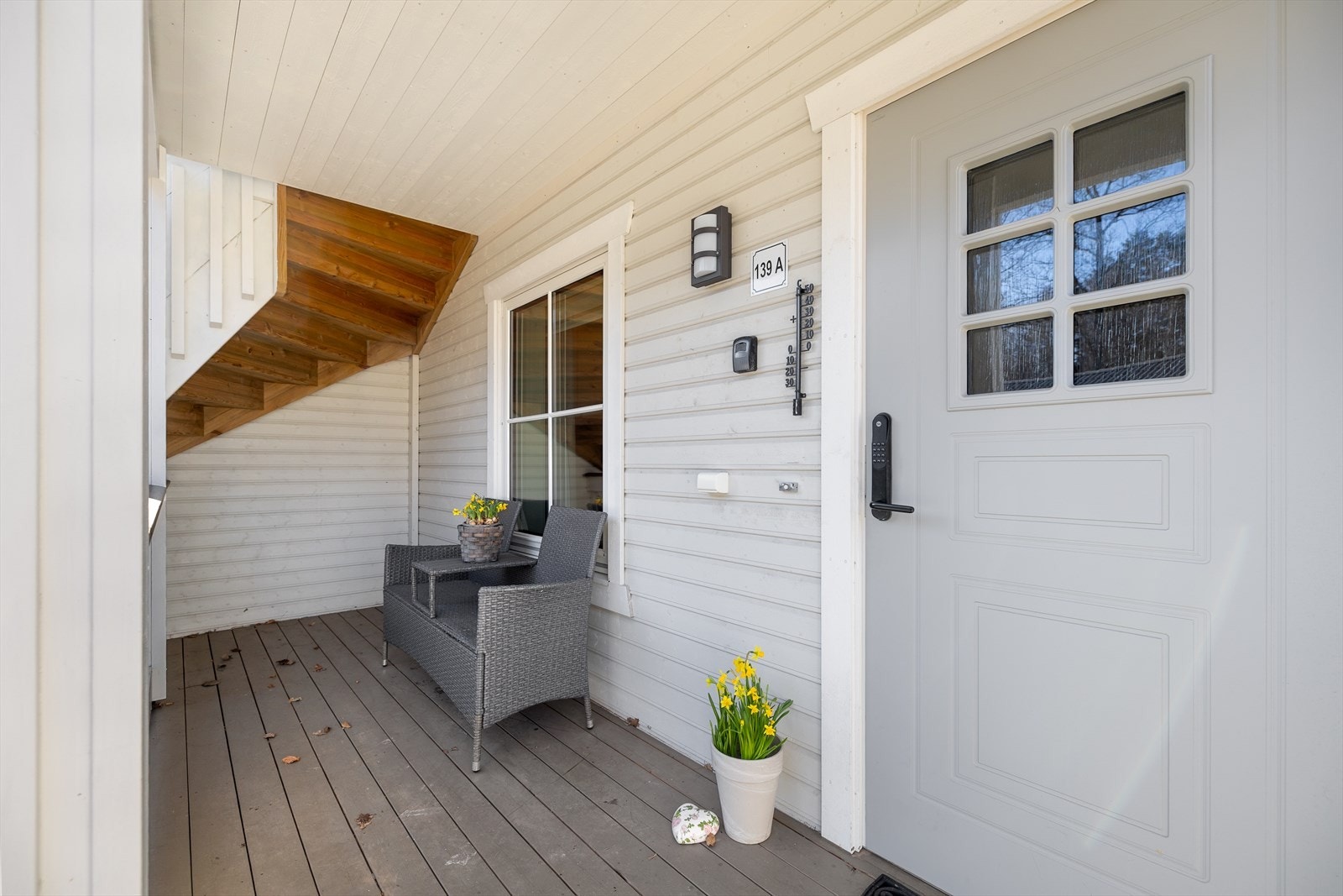 Her er det og plass til en hyggelig sittegruppe for å nyte varme dager. Galleribilde