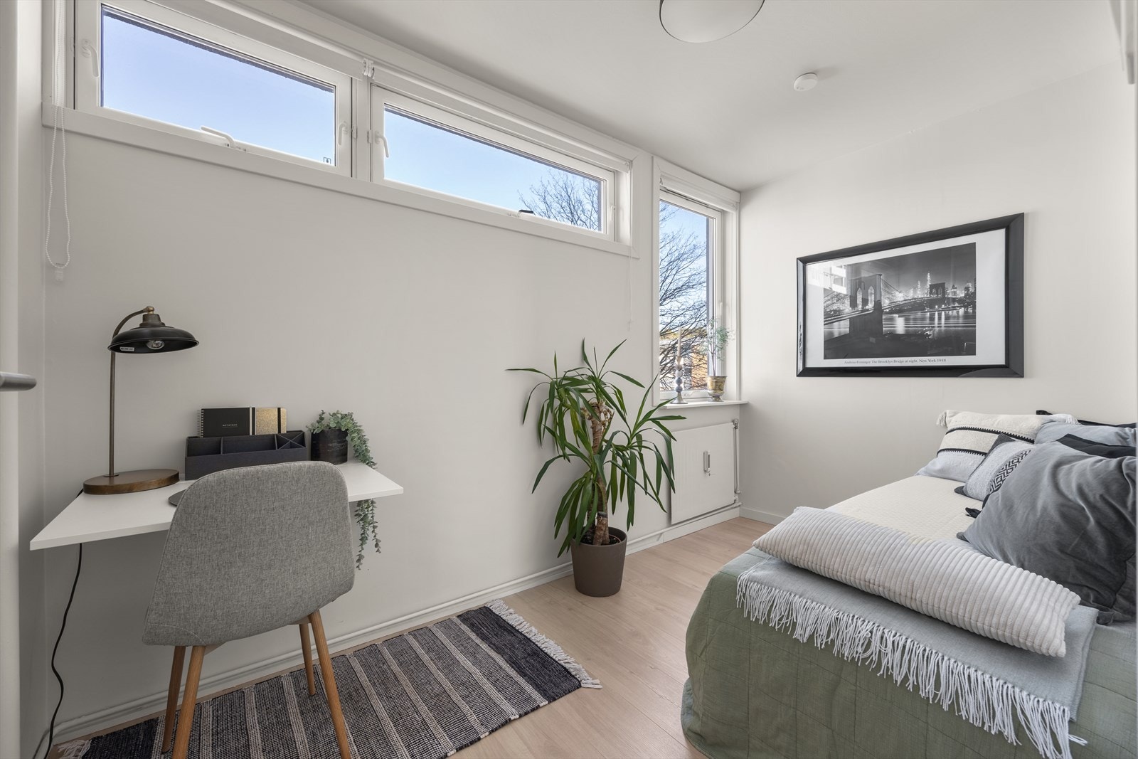 Det andre soverommet egner seg godt som barnerom, gjesterom eller kontor. Galleribilde