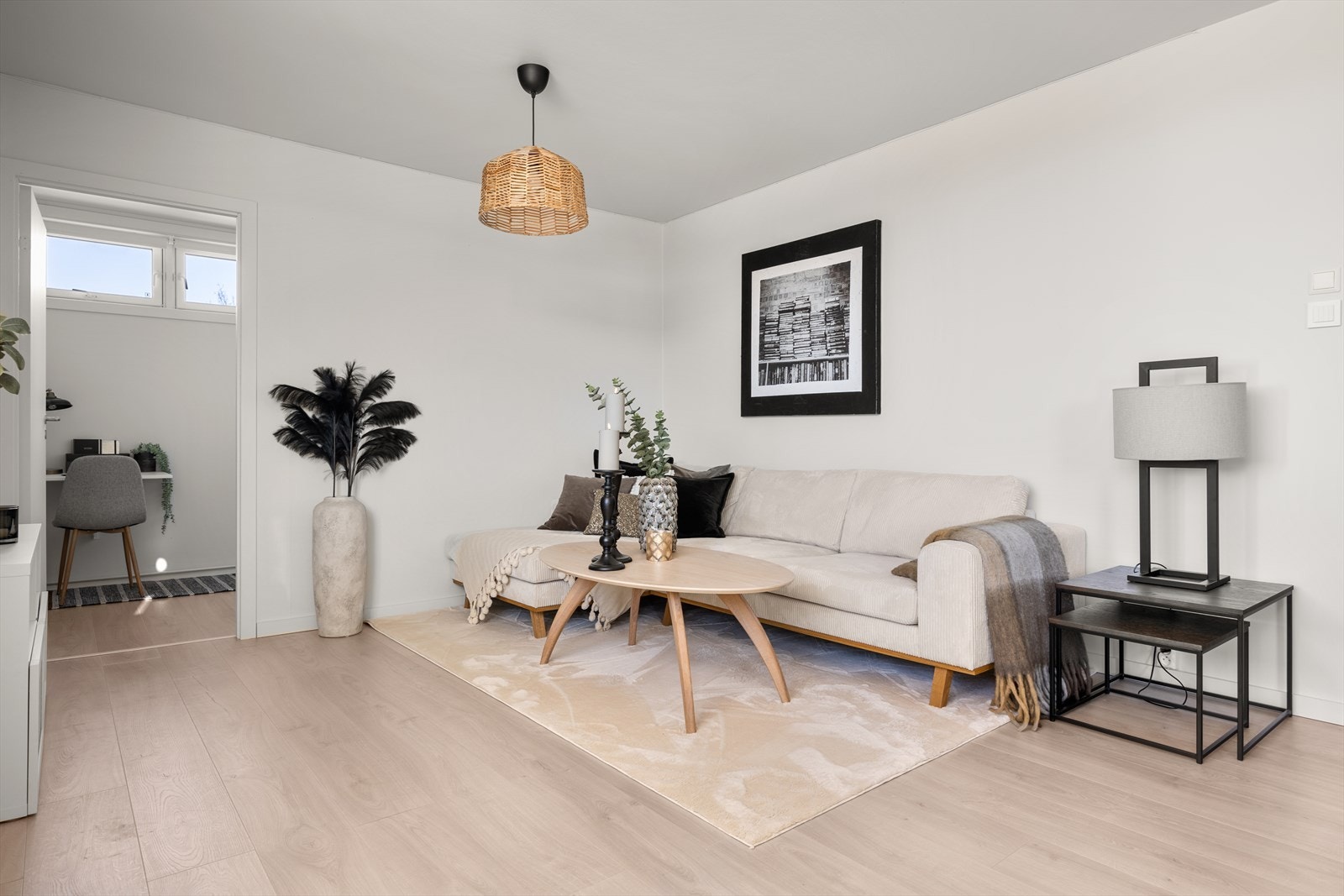 Lys og innbydende 3-roms andelsleilighet med balkong i et etablert nabolag på Manglerud. Galleribilde