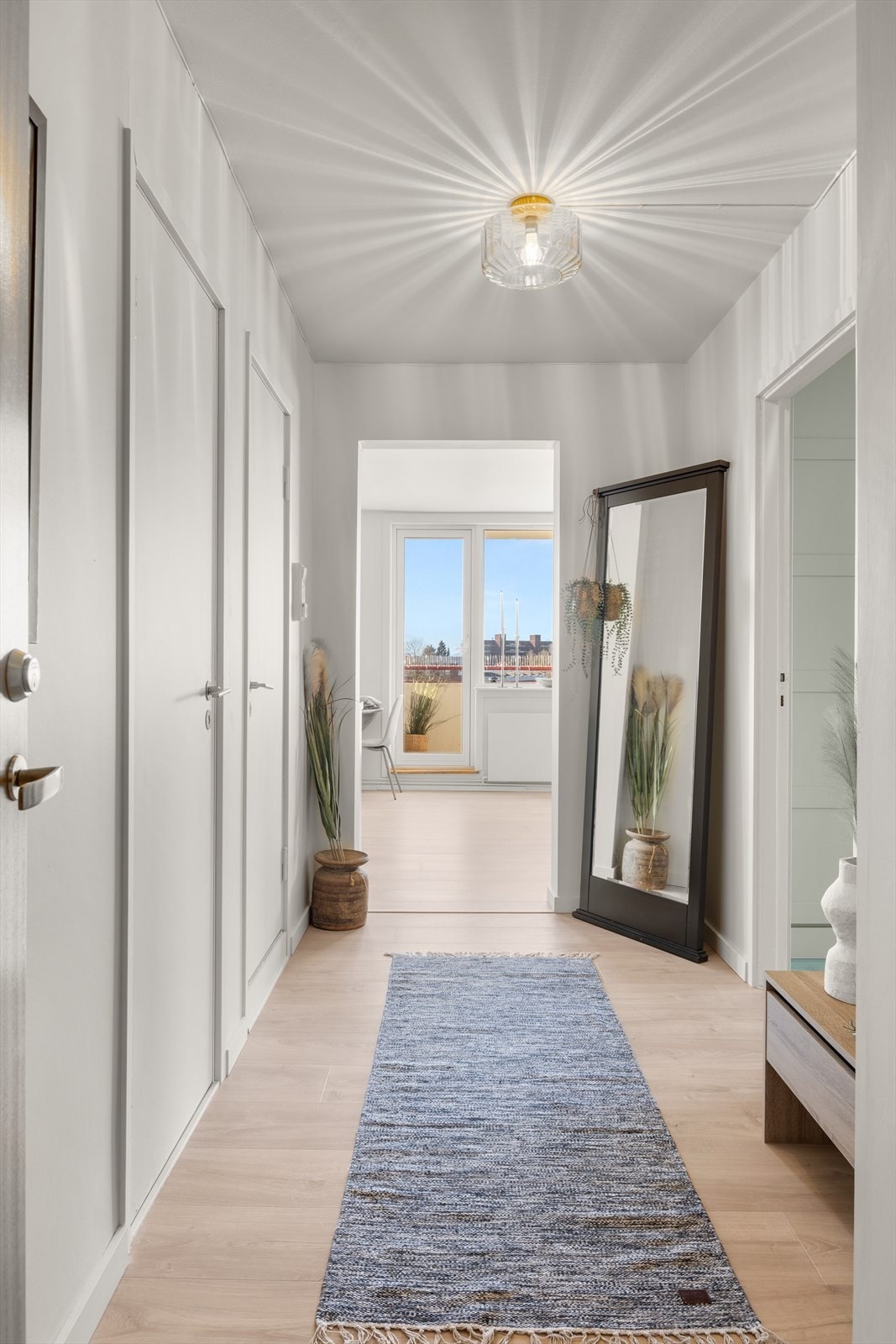 Entréen binder sammen leilighetens rom. Galleribilde