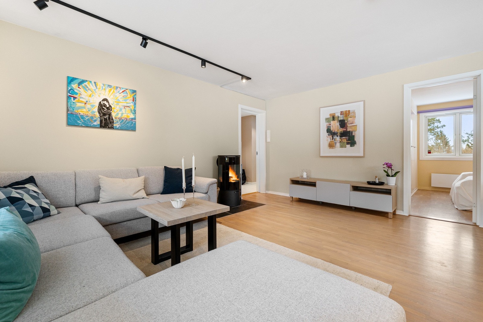 Fra stuen er det direkte adkomst til hovedsoverommet. Galleribilde