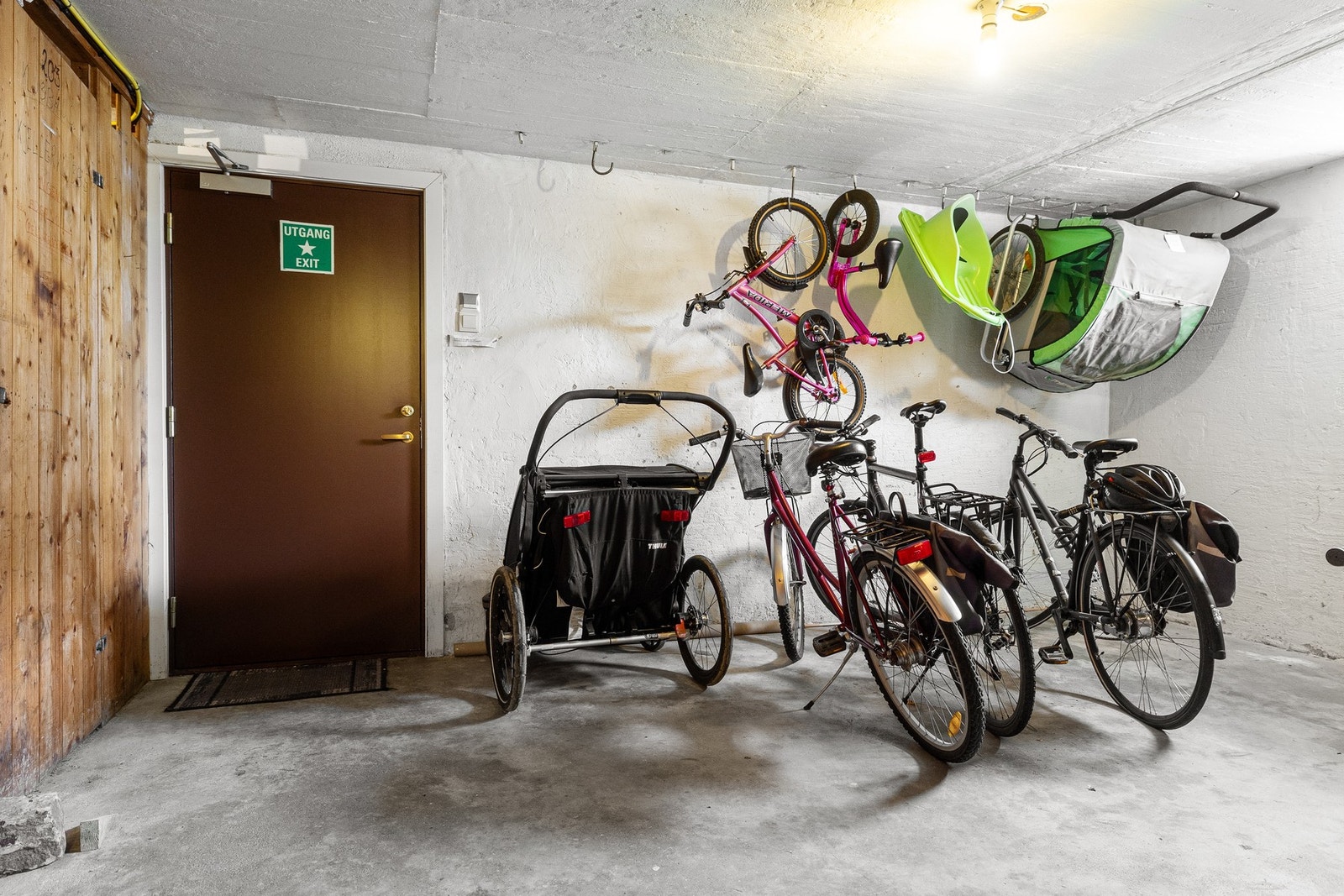 Praktisk for den aktive og/eller barnefamilien. Sameiets vaskekjeller er også del av fellesområdene i nr. 52. Galleribilde