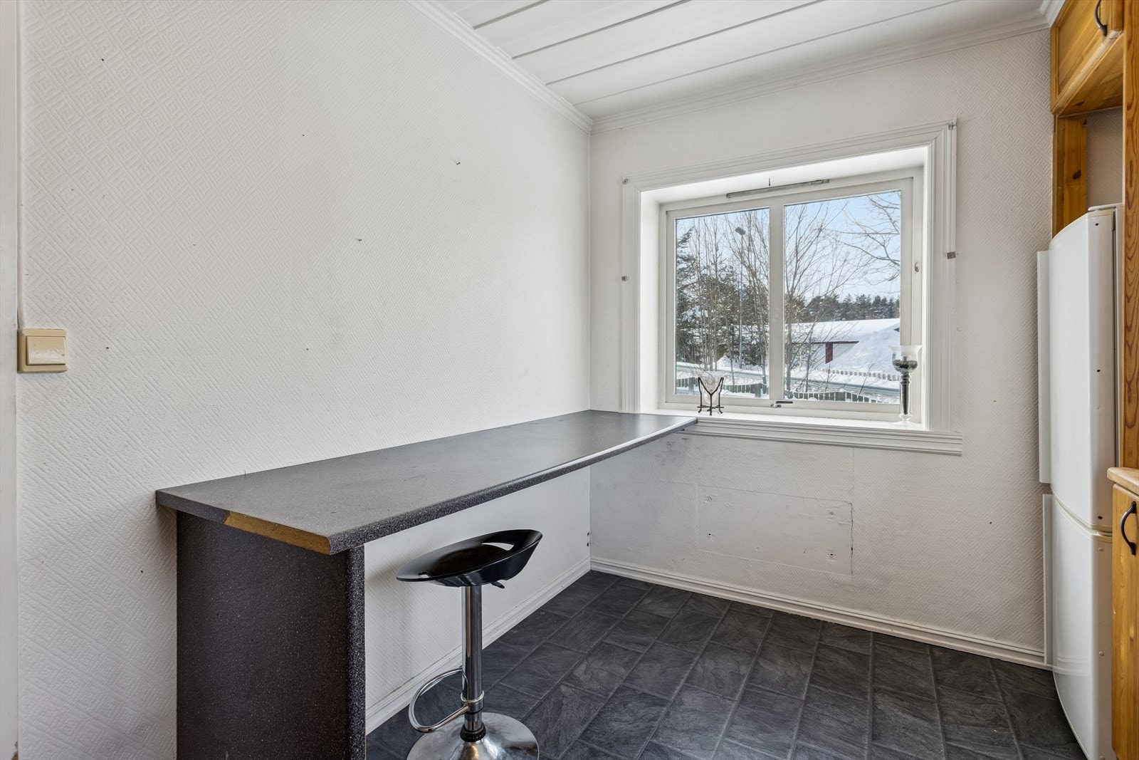 En smart barløsning ved vinduet gir en hyggelig spiseplass. Galleribilde