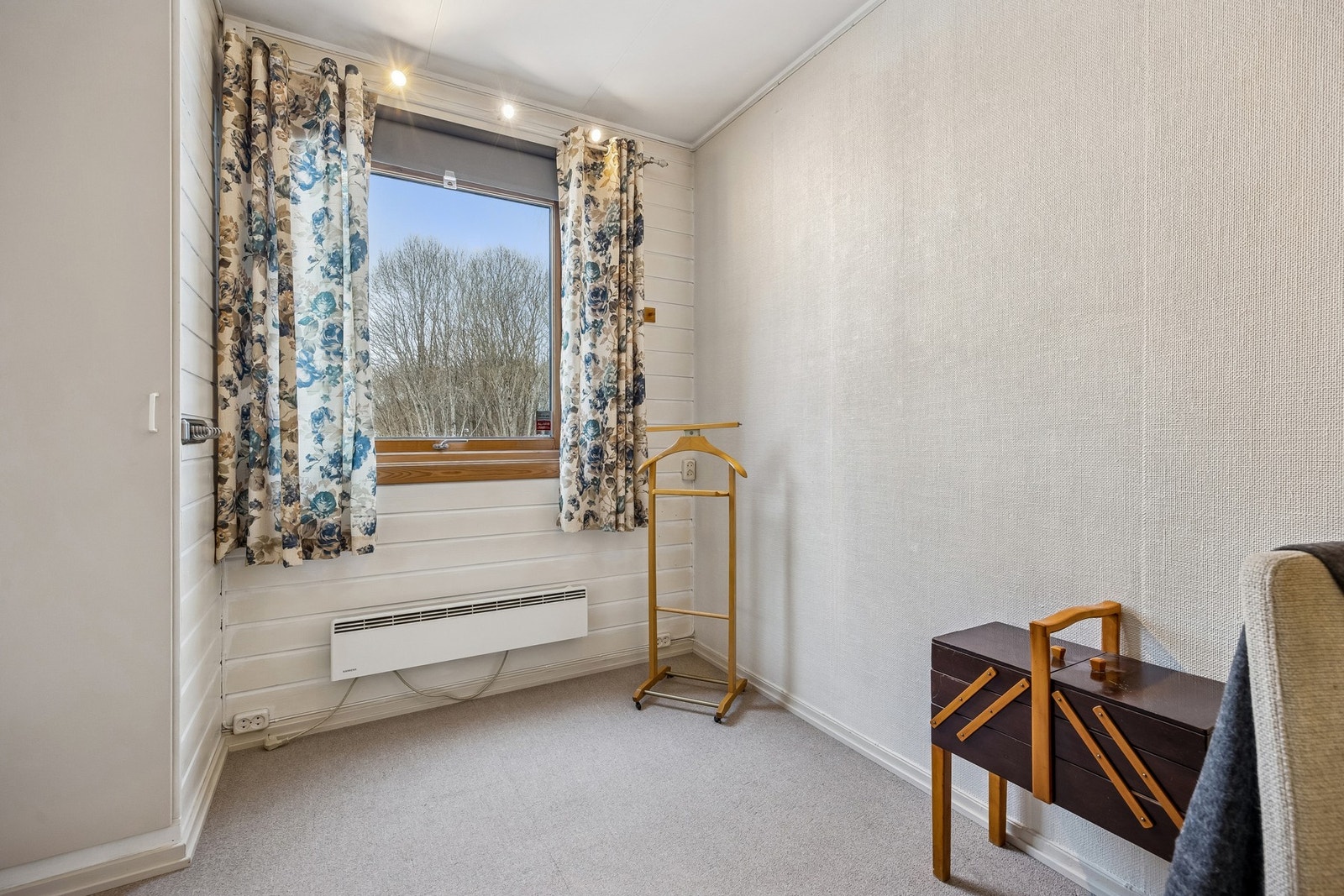 Et av 3 soverom i boligen - perfekt som barnerom, gjesterom eller kontor. Galleribilde