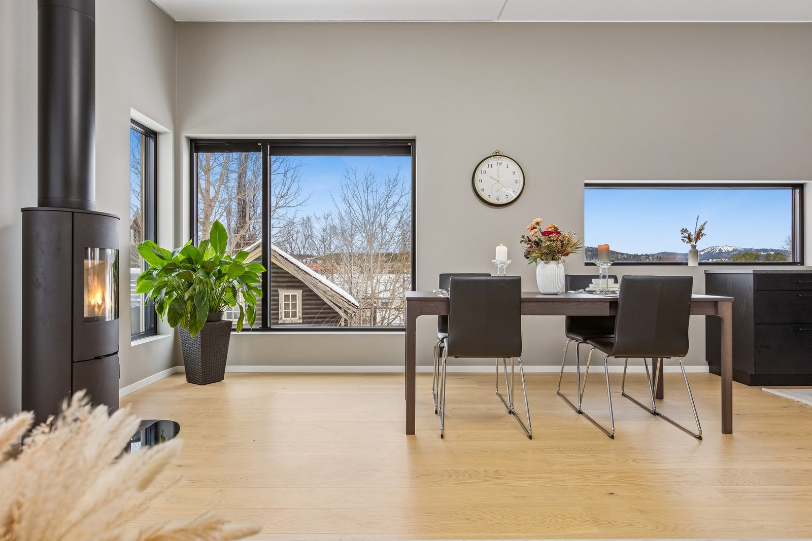 Pent parkettgulv som oppleves som stilfullt og moderne. Galleribilde