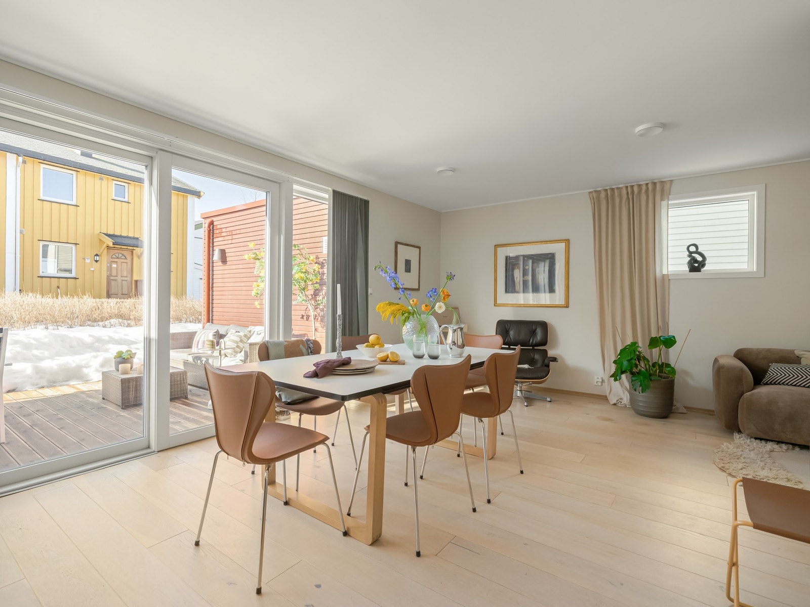 Her får du gjennomgående høy standard på materialer og overflater fra byggeår 2021. Galleribilde