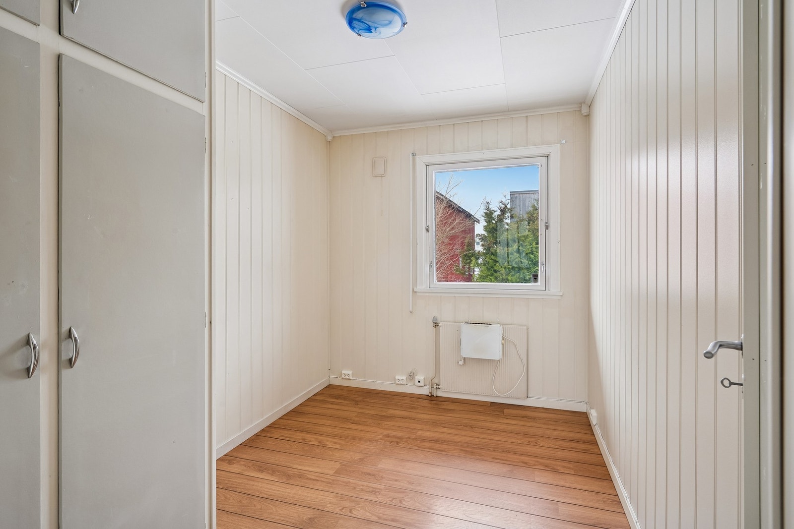 Rommet fungerer godt som en ekstra stue, hobbyrom eller soverom. Galleribilde