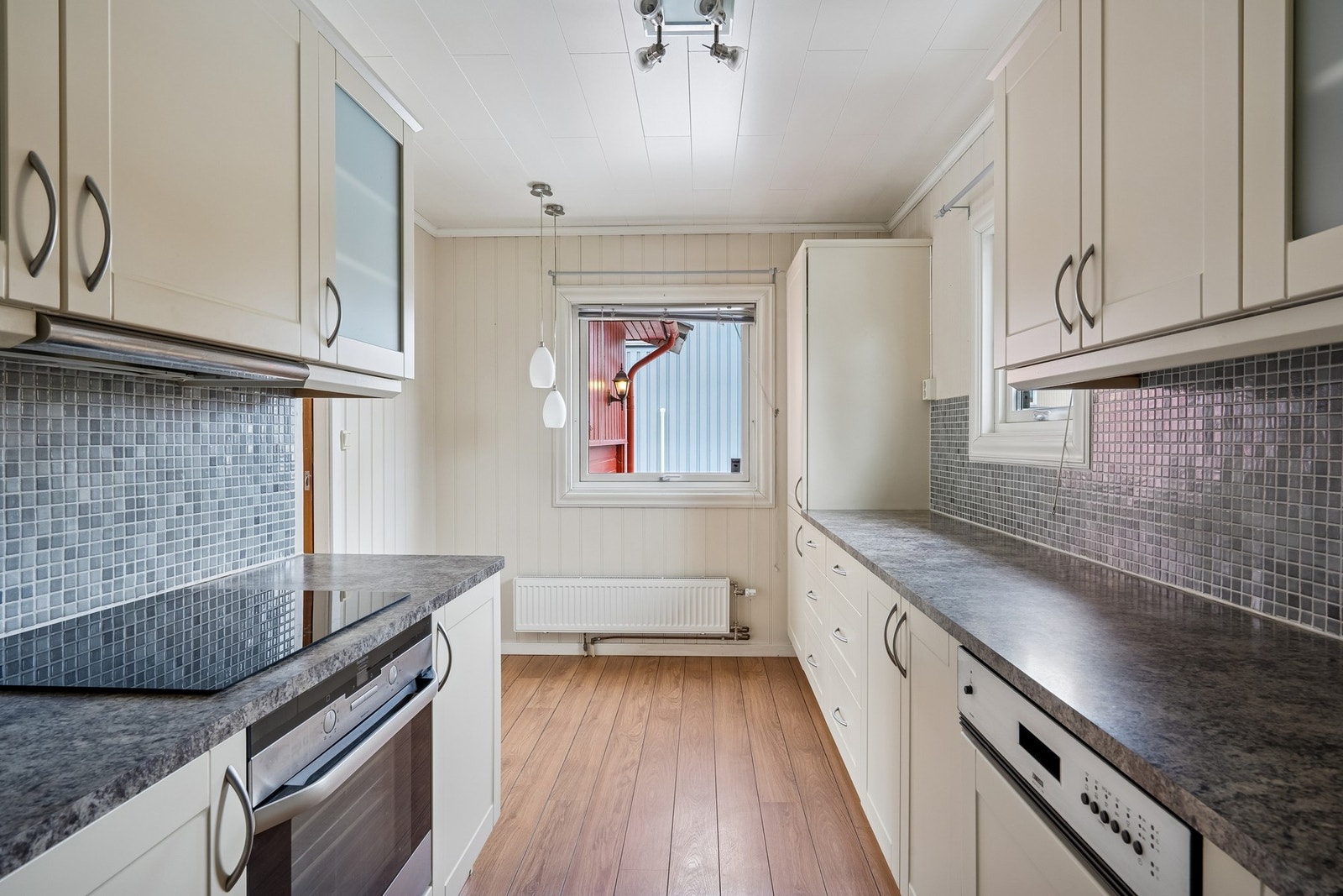 Kjøkkenet er av nyere standard. Galleribilde