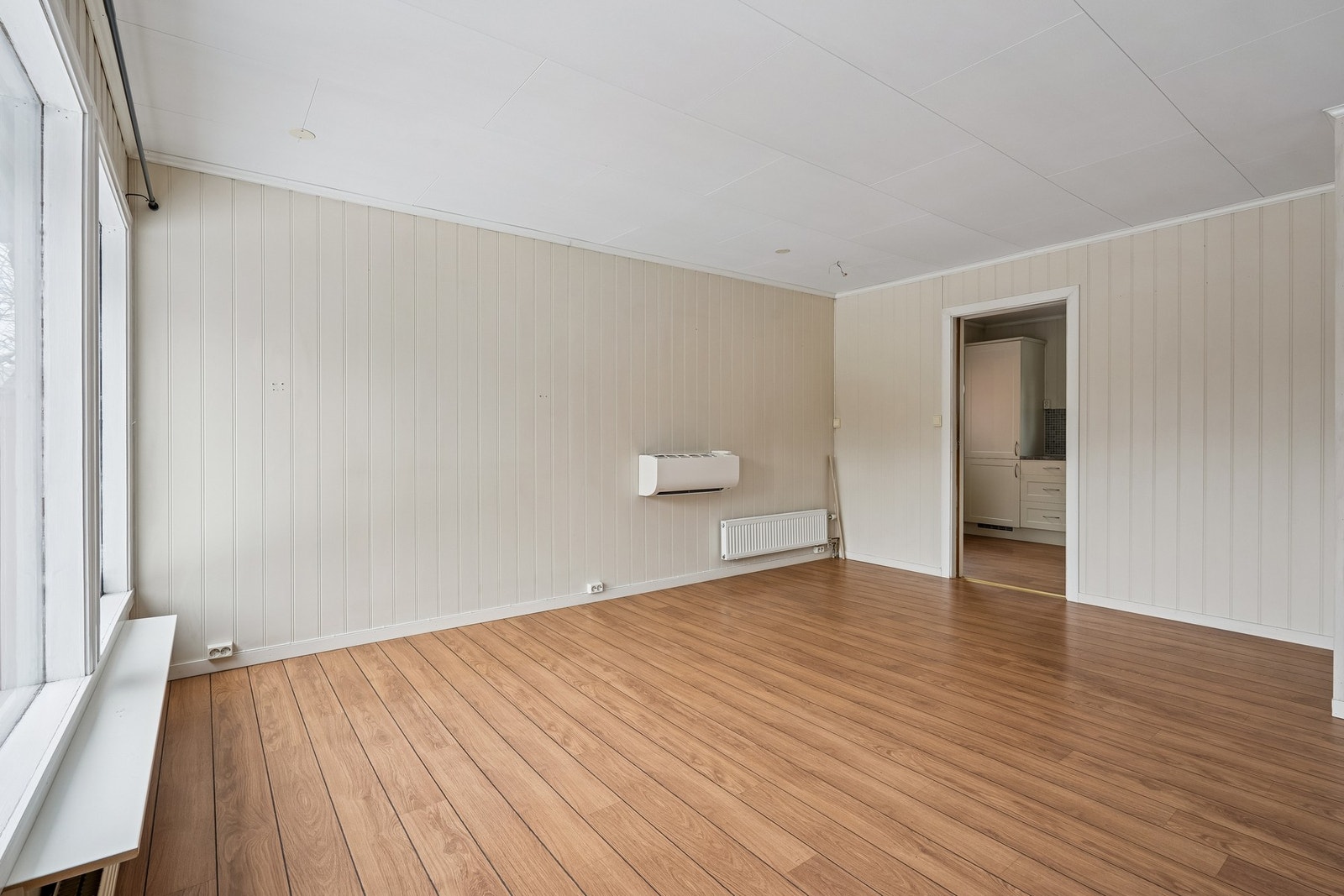 Huset er utstyrt med varmepumpe og vannbåren varme. Galleribilde