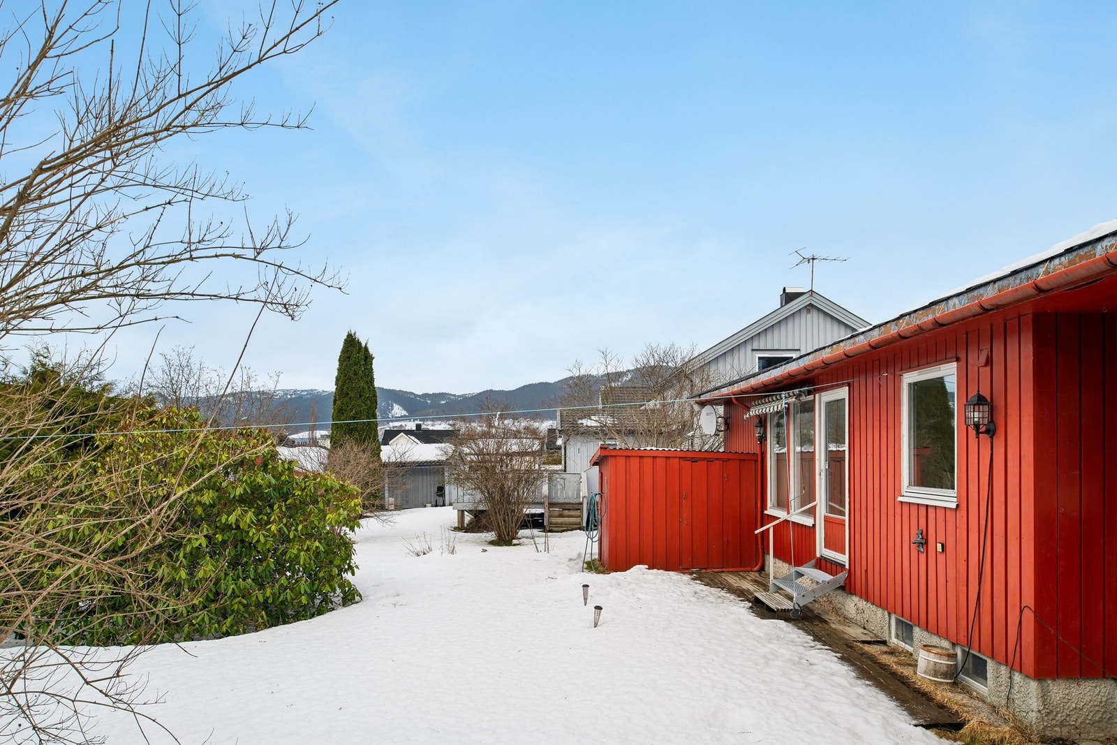 Boligen ligger fint til i Orkanger, med en demografi preget av barnefamilier og mer voksne familier. Galleribilde