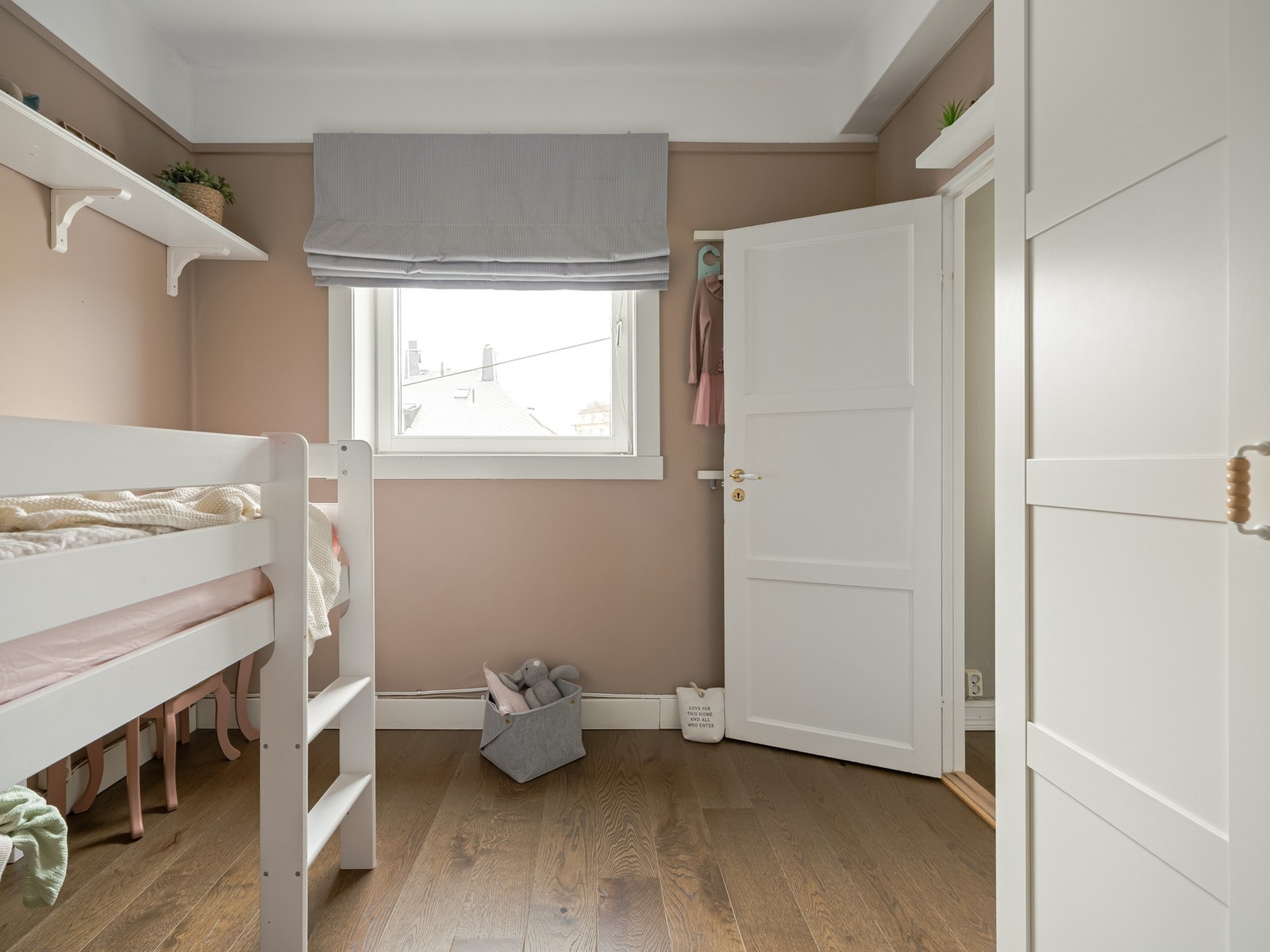 Det kommer også godt med naturlig lys inn her. Galleribilde