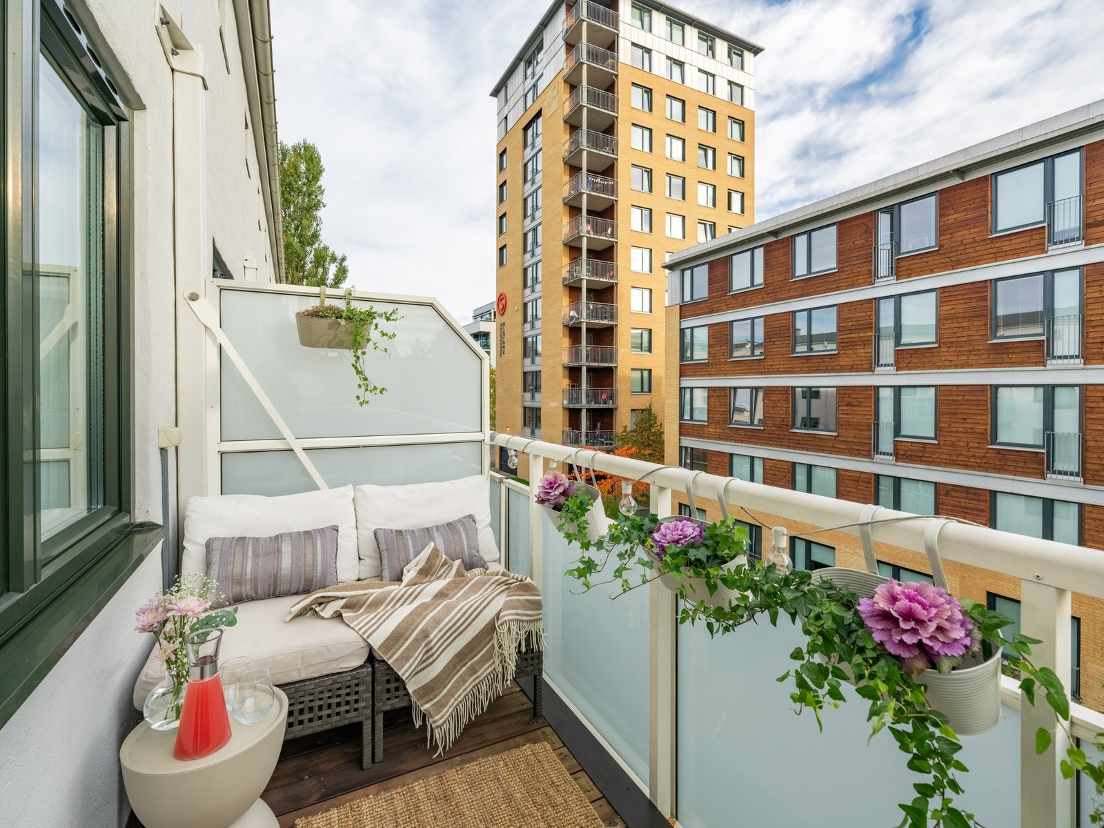 Solen kan nytes fra ca. 09:00 til ca. 14:30 på sommerstid. Galleribilde