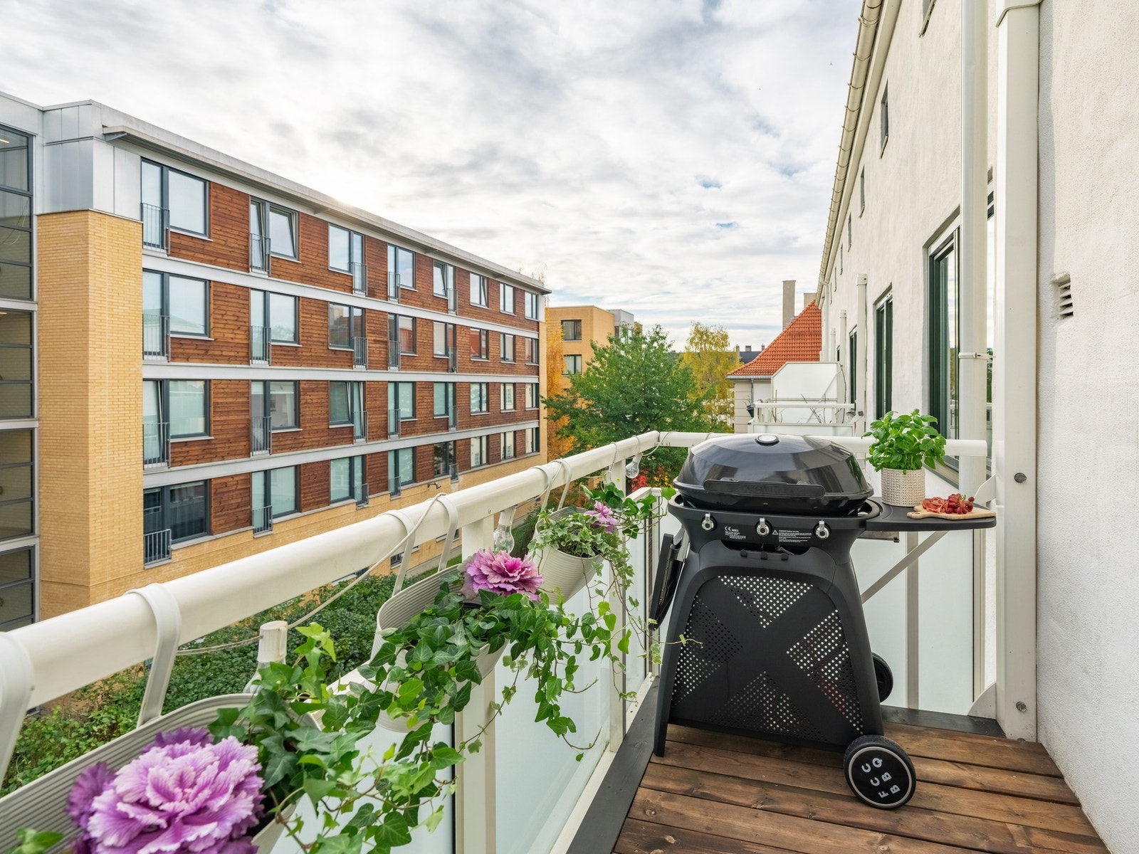 Velkommen til Bergensgata 15B og denne flotte 3-roms leiligheten på Bjølsen!
Foto: Alexander Granlie | @boliggram Galleribilde