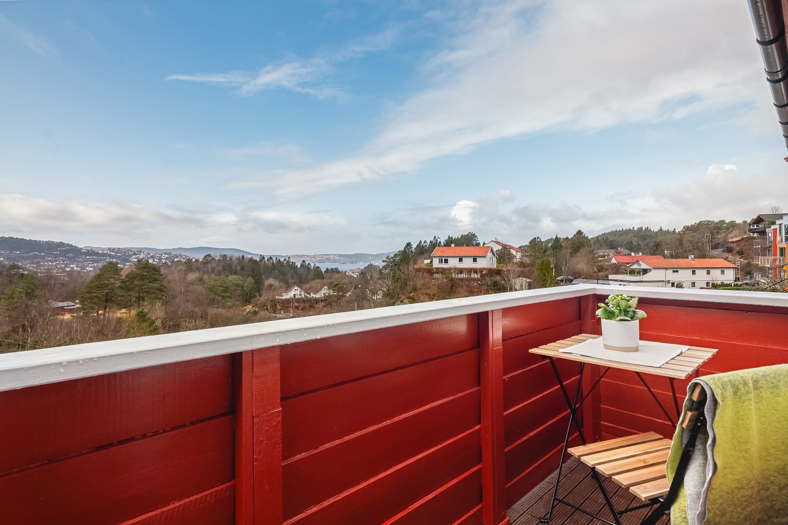 Samt flott utsikt over nærområdet Galleribilde