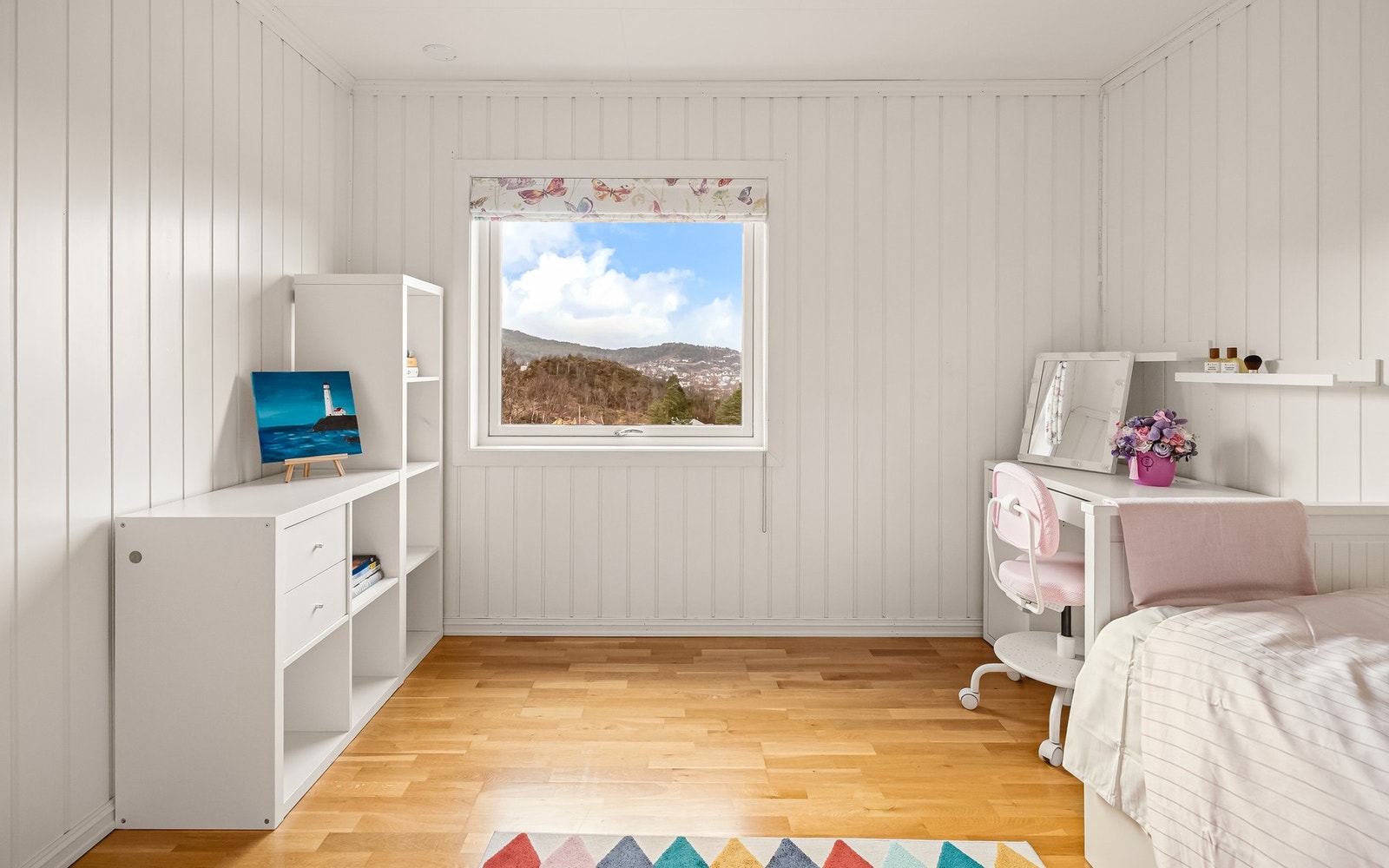 Rommet måler 10,9 m², og kan enkelt innredes med dobbeltseng og garderobeløsning Galleribilde