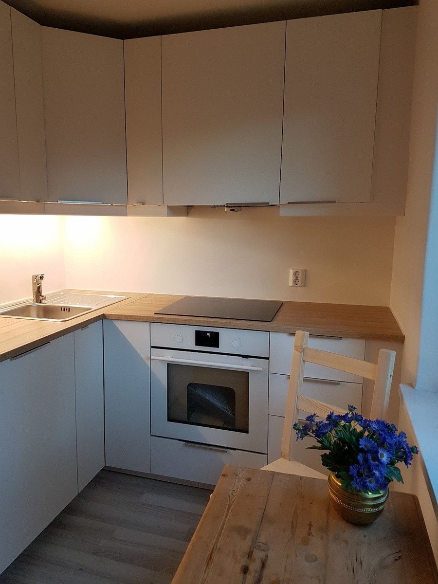 Kjøkken sett mot stekeovn Galleribilde