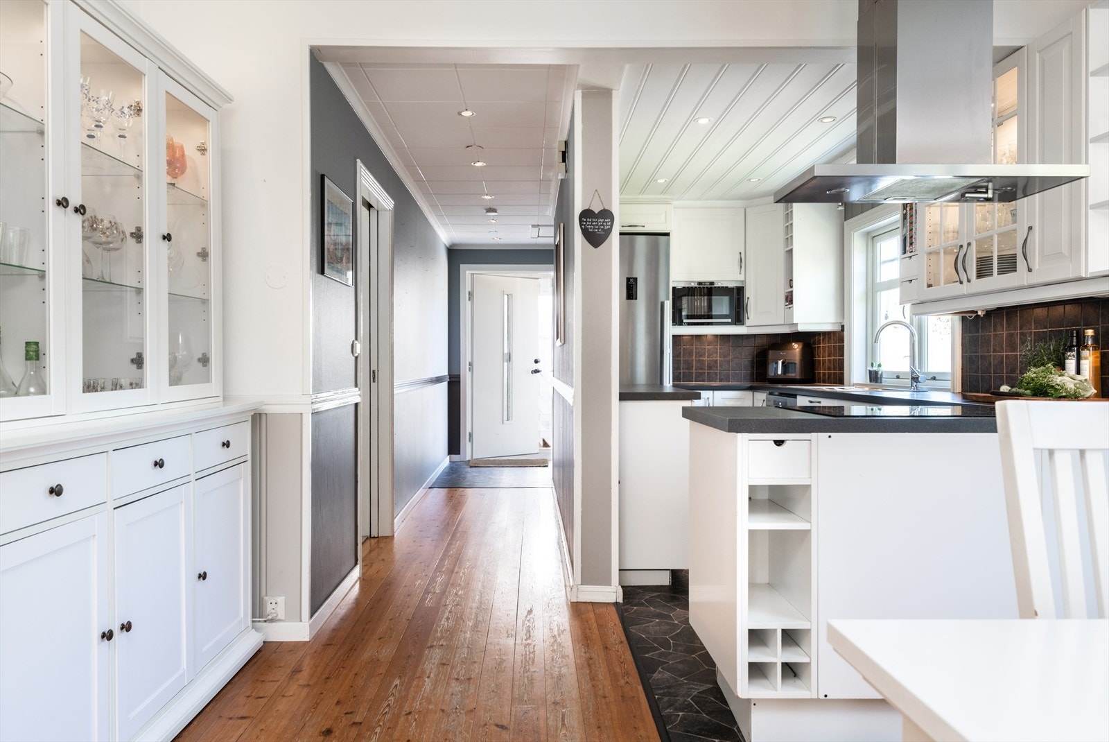 Hovedsoverom ligger vis-a-vis kjøkkenet. Galleribilde