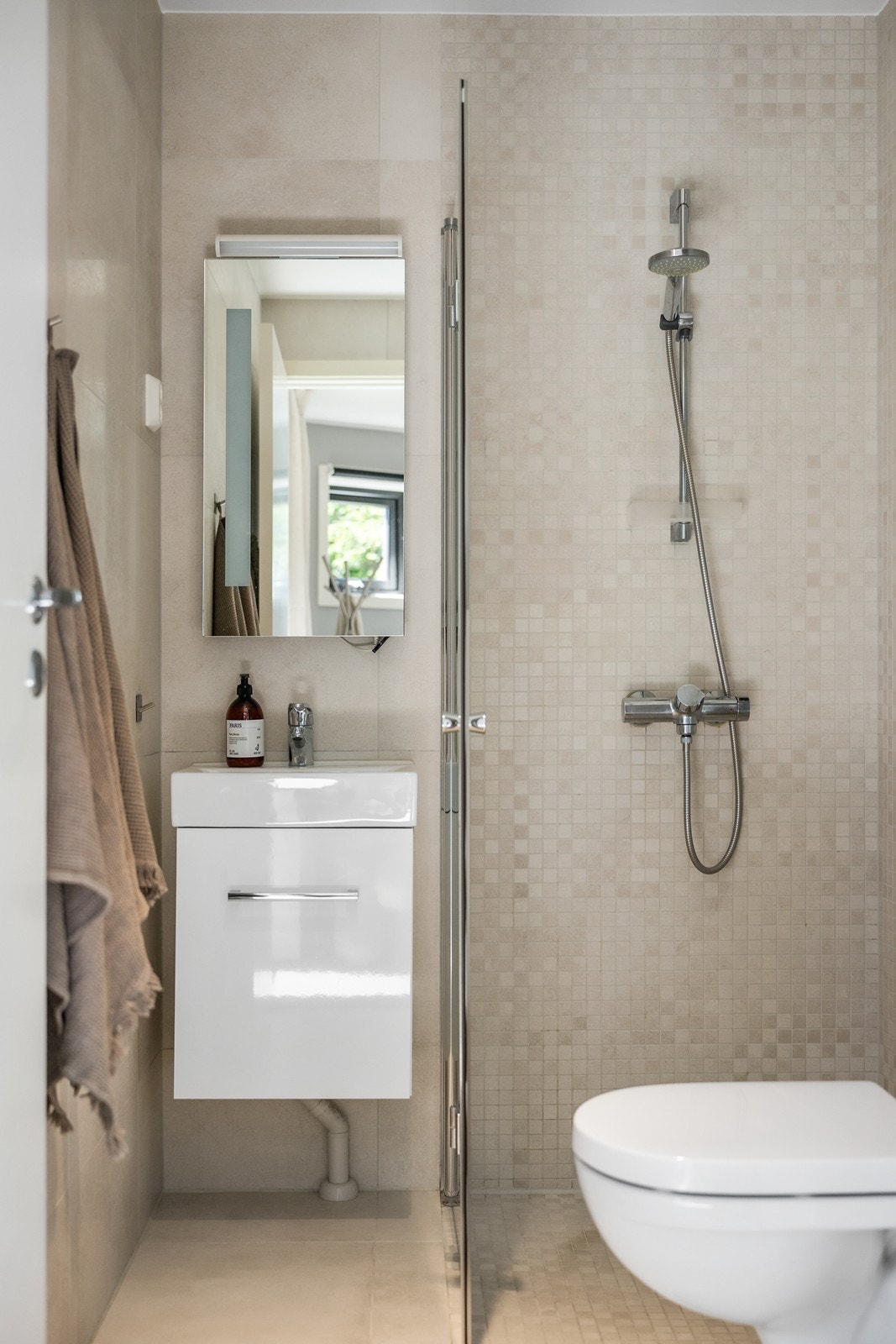 Fra hovedsoverommet er det videre adkomst til et privat baderom. Galleribilde