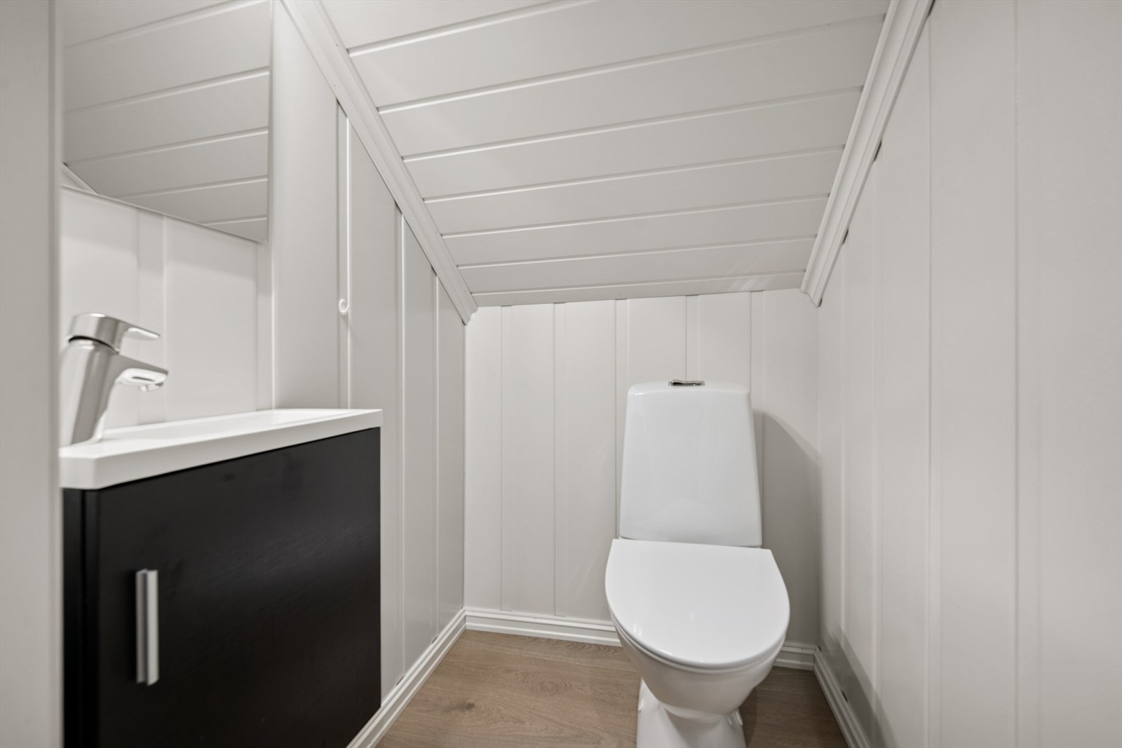 Toalettrom i 2. etasje - praktisk og lett tilgjengelig. Galleribilde