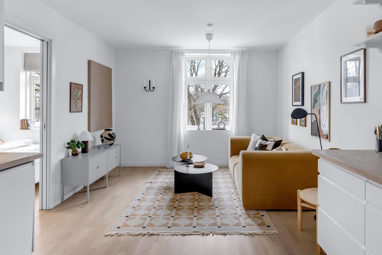 Leiligheten har en gjennomtenkt planløsning med funksjonell og harmonisk rominndeling. Galleribilde