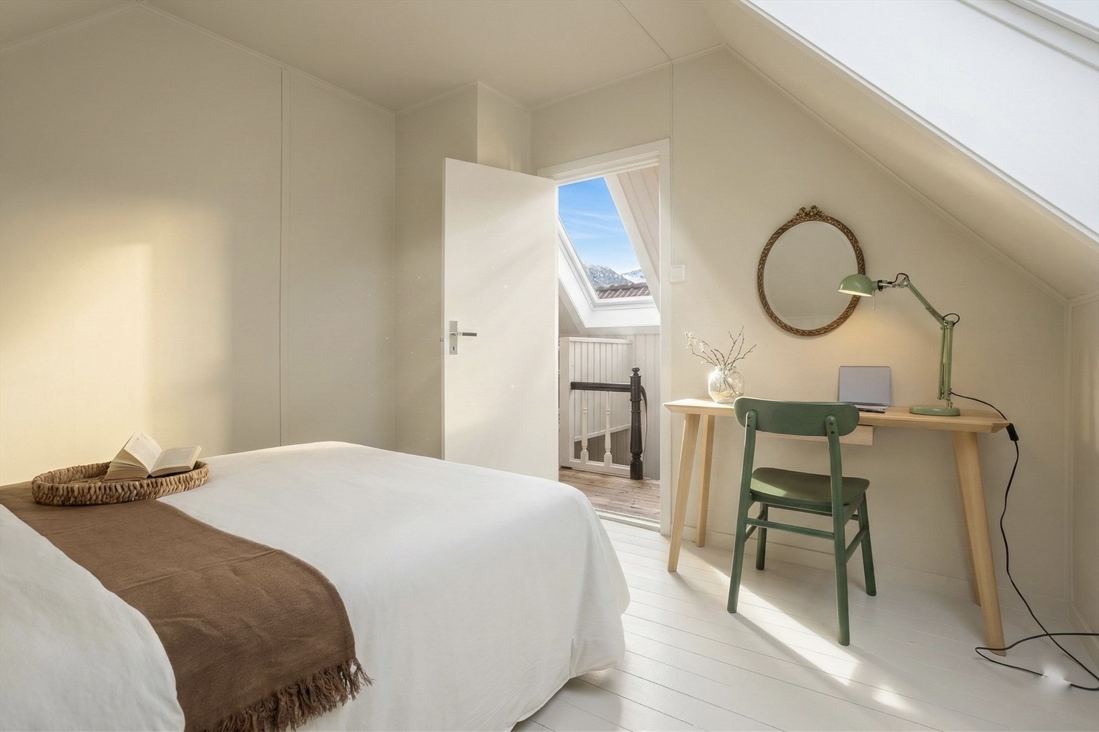 Soverom på loft. Galleribilde