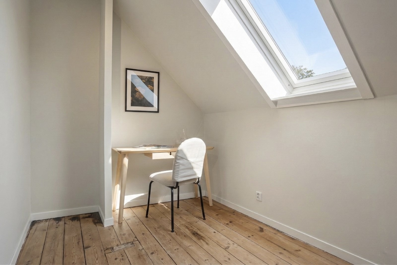 Arbeidsplass/hobbykrok i loftsetasjen. Galleribilde