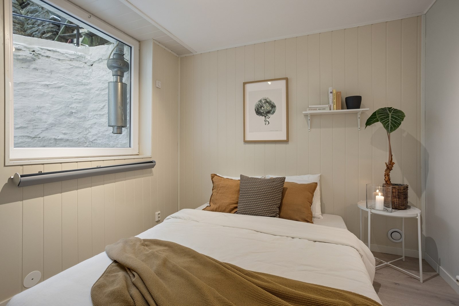 Soverom i underetasje med god plassutnyttelse. Galleribilde