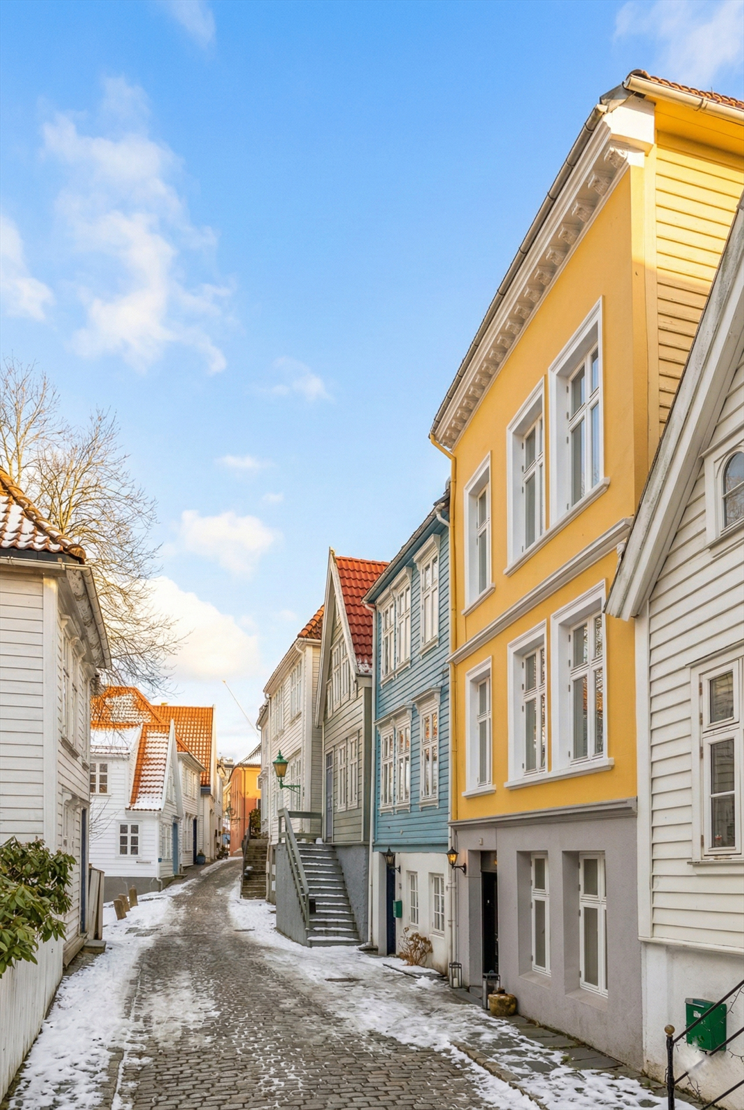 Sjarmerende smau og brostein - ekte Nordnes-atmosfære. Galleribilde