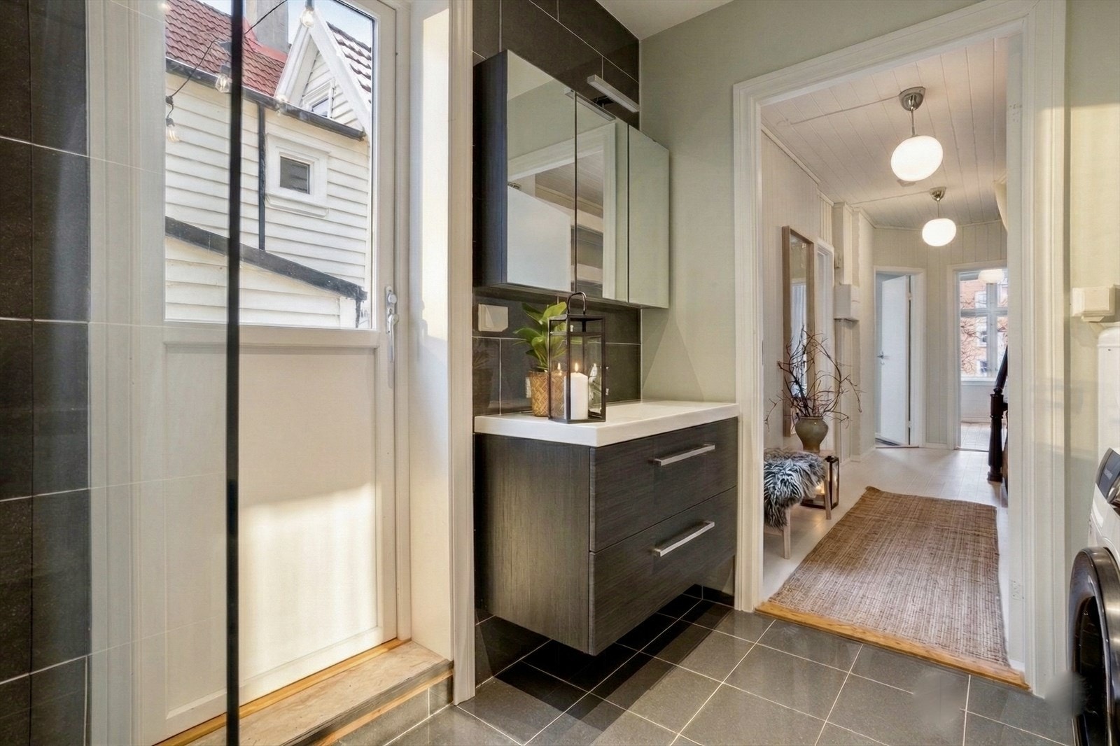 Stort baderom i 1. etasje. Galleribilde