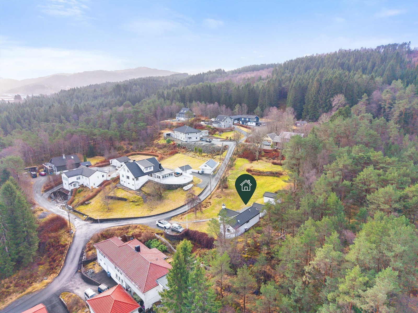 Bebyggelsen i nærområdet består stort sett av eneboliger Galleribilde