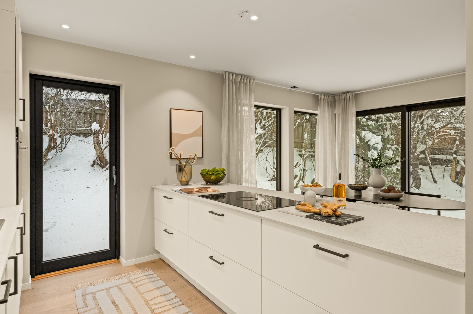 Rikelig med oppbevaringsplass - her får du plass til det meste av kjøkkenredskaper Galleribilde