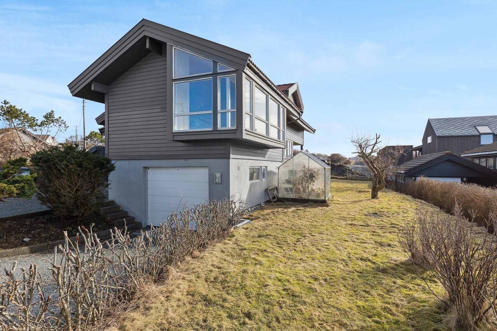 Store vindusflater. Galleribilde