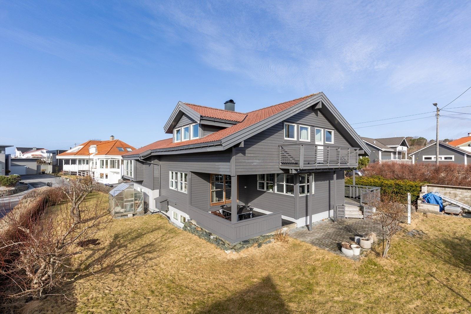 Geir Audun Vikse v/DNB Eiendom har gleden av å presentere Kvalsvikvegen 15! Galleribilde