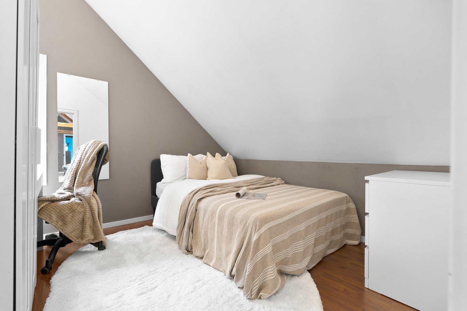 Disponibelt rom på 7 m², som i dag benyttes som soverom. Galleribilde