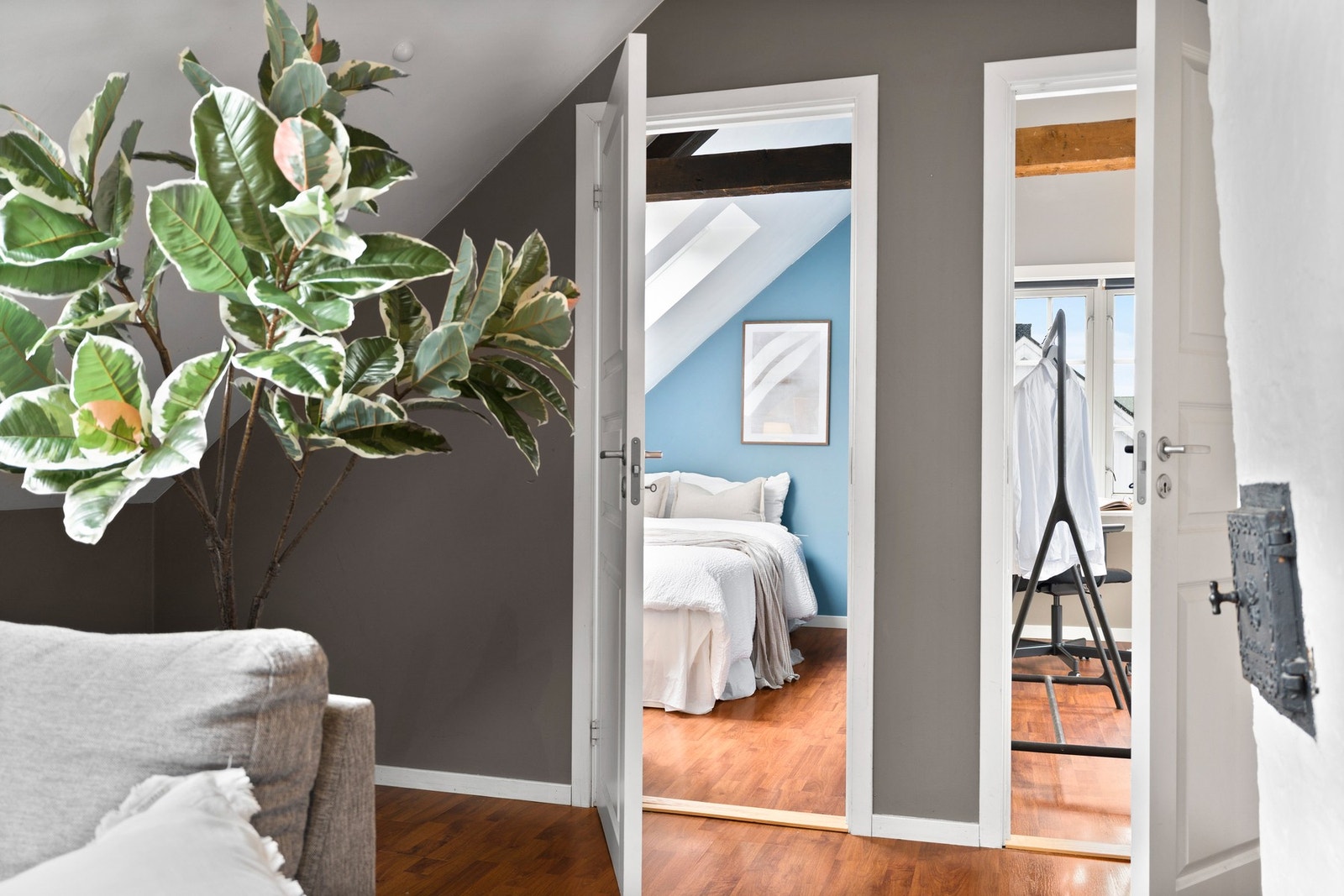 Leiligheten preges av smakfulle fargevalg gjennom hele leiligheten. Galleribilde