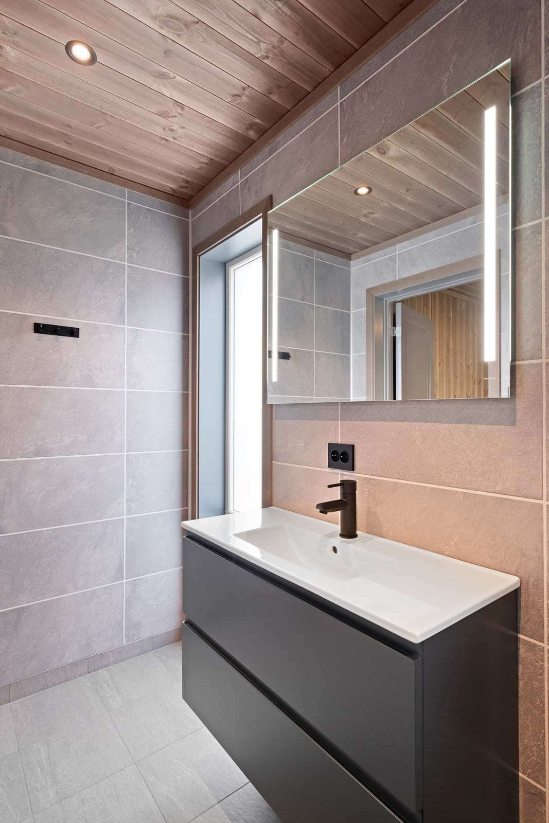 Bad i tiknytning til hovedsoverom Galleribilde