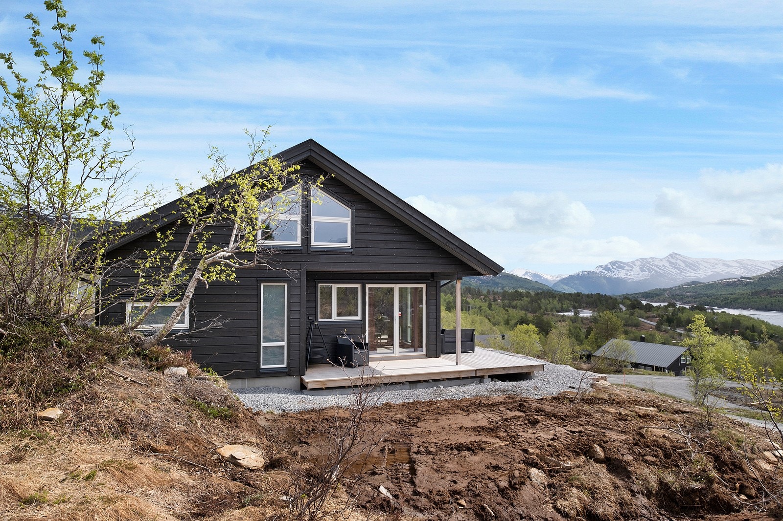 Hytta har uteplass med nydelig utsikt Galleribilde