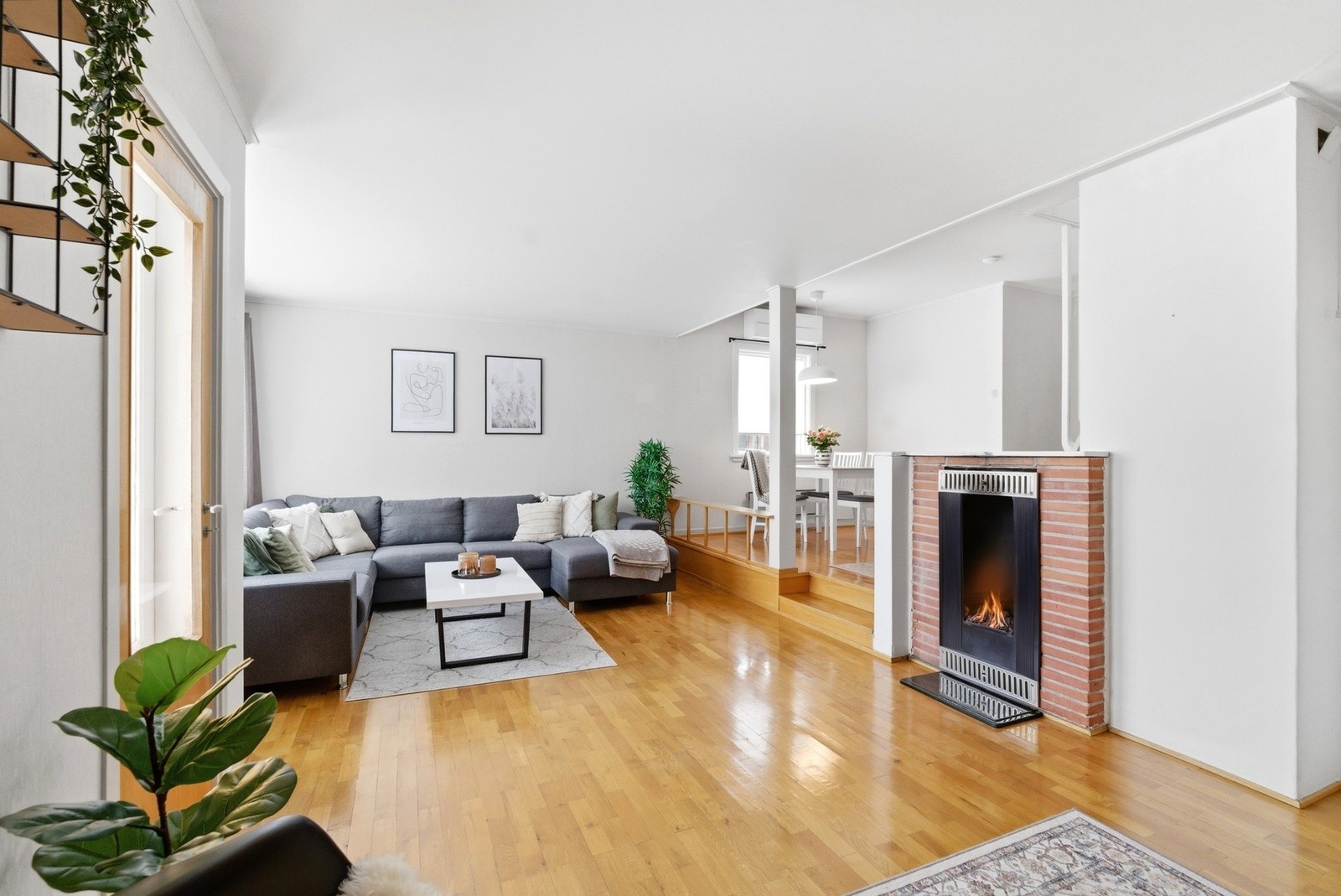 Ildsted som gir god varme og kos på kalde dager. Galleribilde