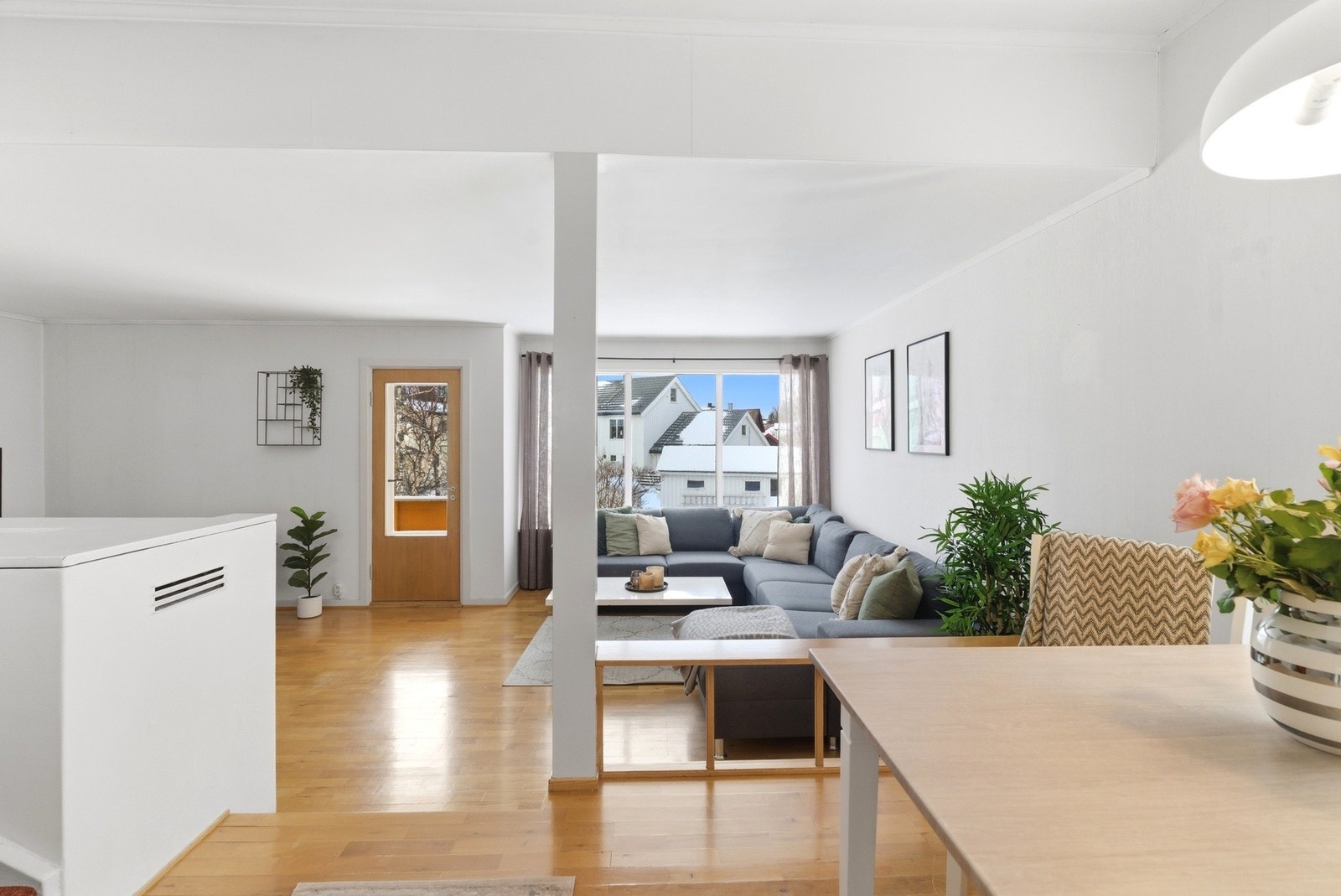 Spisestuen ligger på eget plan. Galleribilde