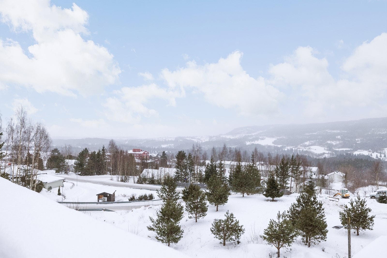 Området byr på gode turmuligheter med umiddelbar nærhet til skog og mark. Galleribilde