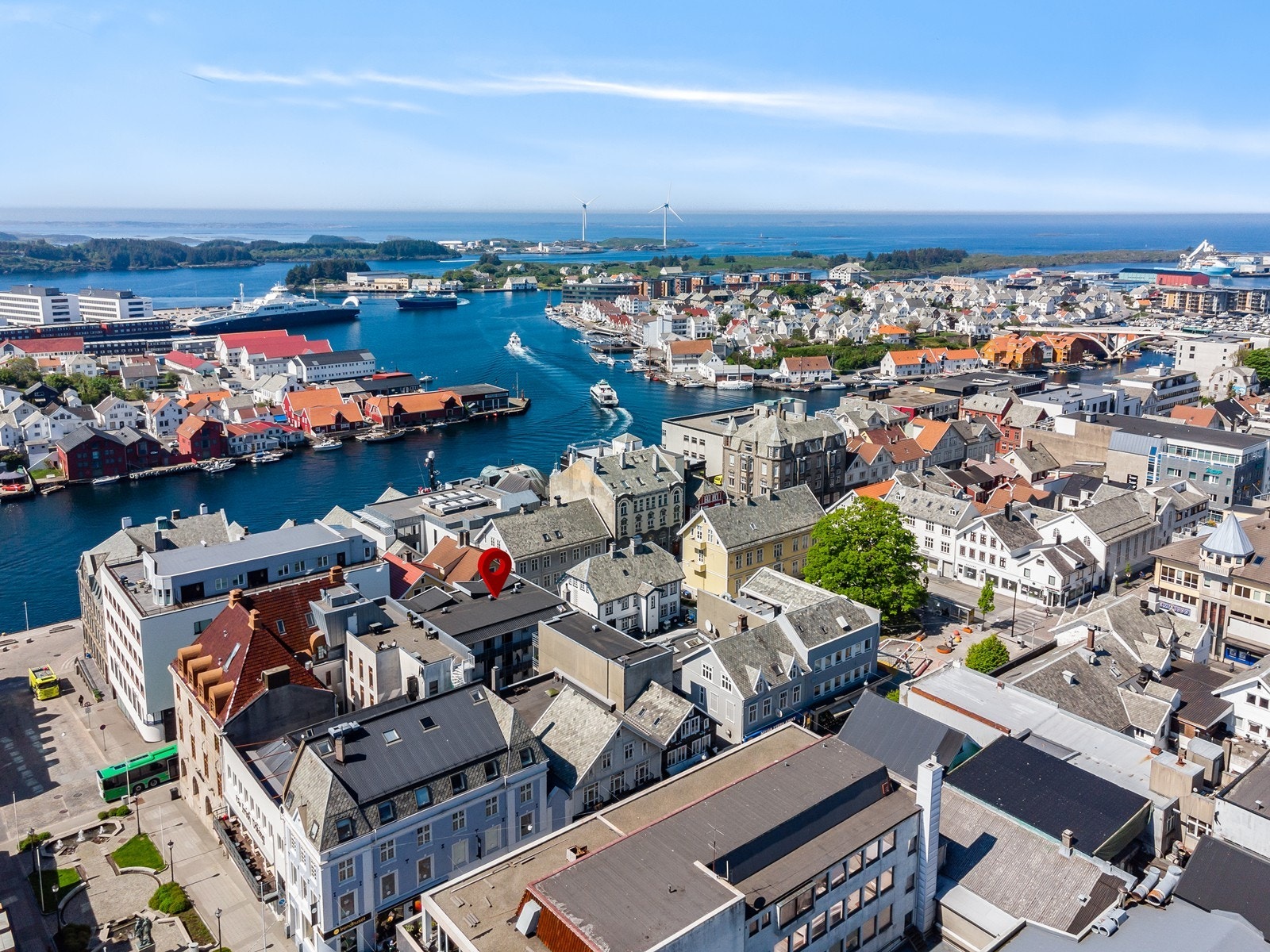 Her bor du midt i hjertet av byen, med alt av fasiliteter rett utenfor døren. Galleribilde