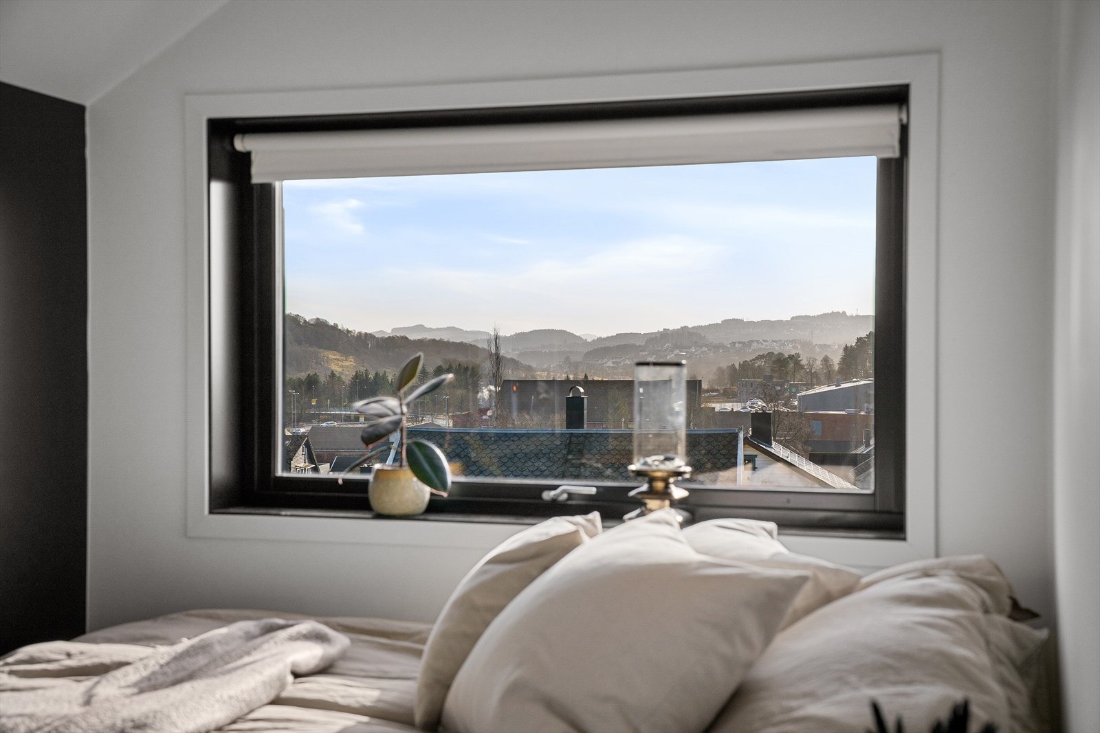 Åpen horisont er med å sette preg på rommene inne. Høy trivsel. Galleribilde