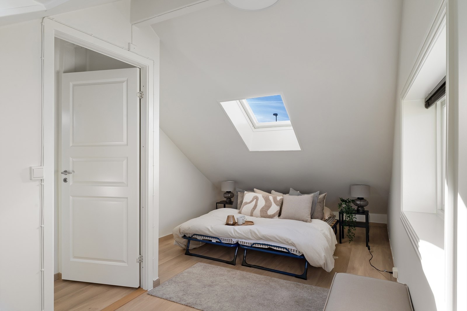 Romslig hovedsoverom (ikke godkjent som rom for varig opphold) Galleribilde