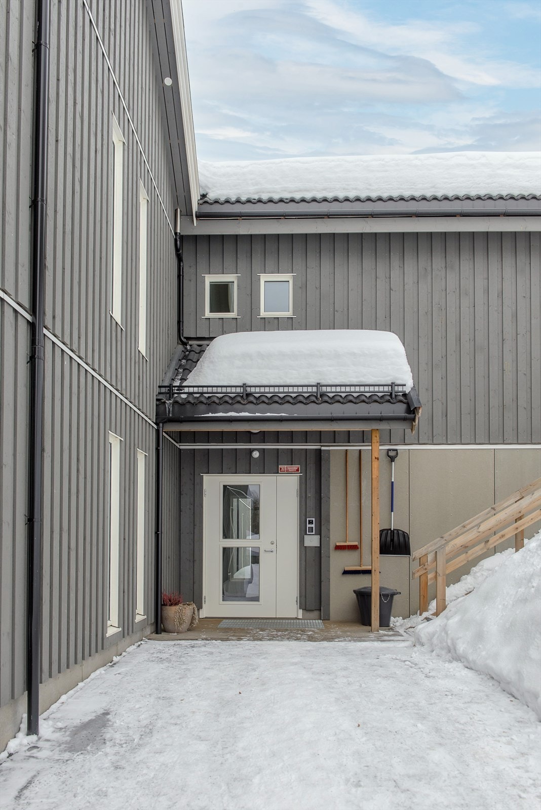 Velkommen - Her er det felles inngangsparti med porttelefon. Galleribilde