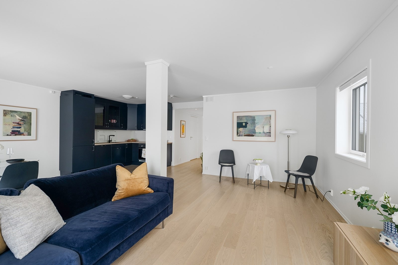 I stue- og kjøkkenarealet er det installert varmefolie i gulvet for en behagelig gulvtemperatur. Galleribilde