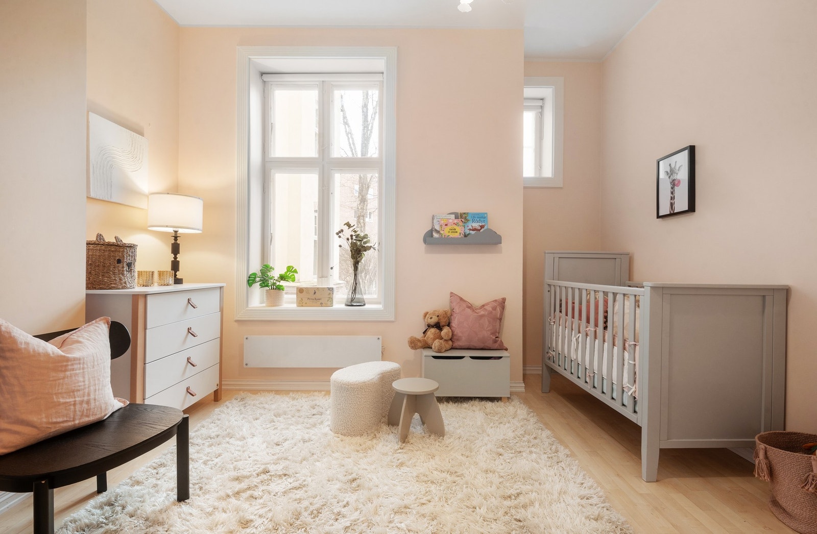 Soverom 1. Leiligheten har tre gode soverom med fleksible bruksmuligheter. Galleribilde