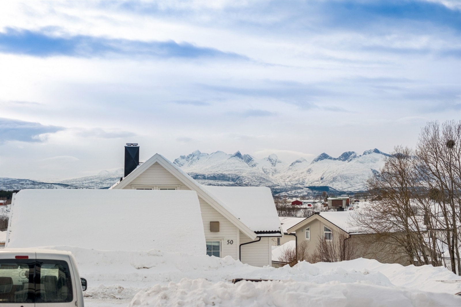 Leiligheten ligger i 1.etasje, men har likevel svært god utsikt. Galleribilde