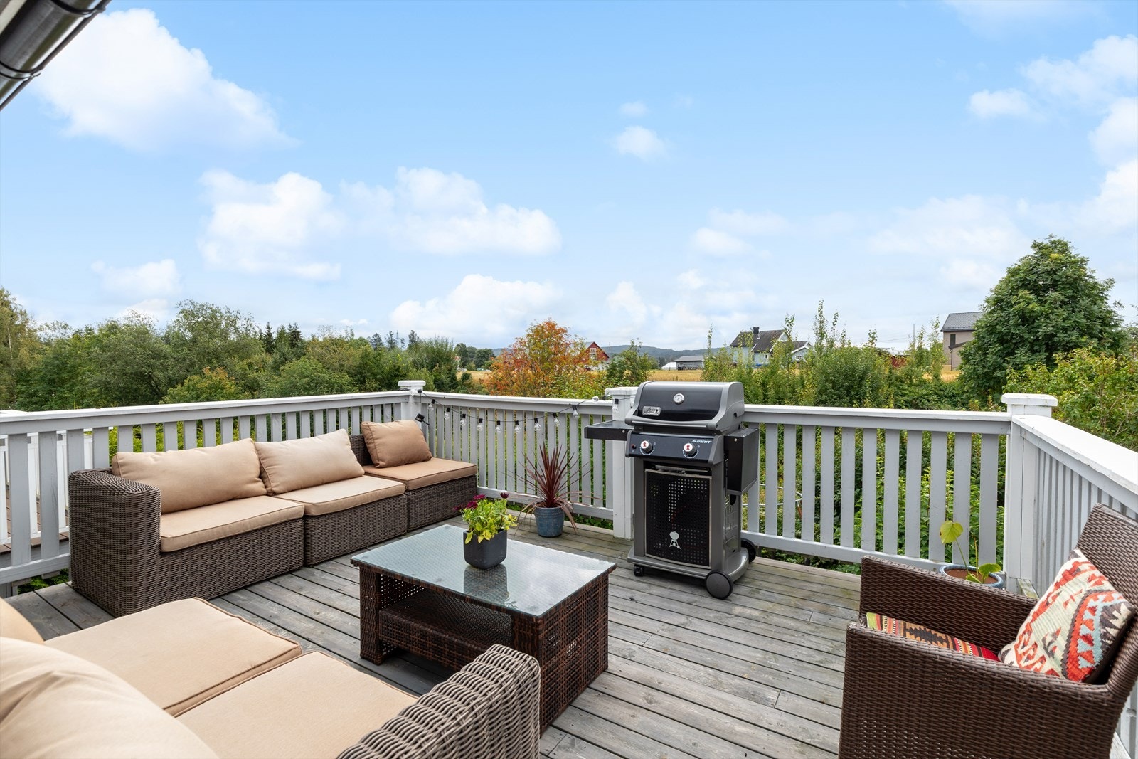 Balkong med fin beliggenhet mot rolige og landlige omgivelser. Galleribilde