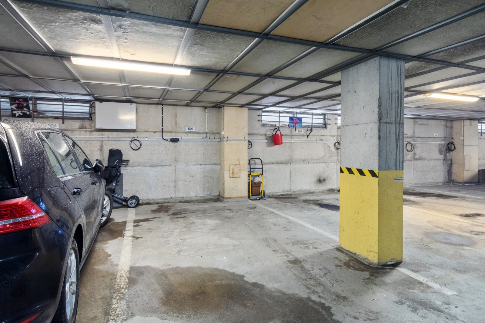 Egen garasjeplass Galleribilde