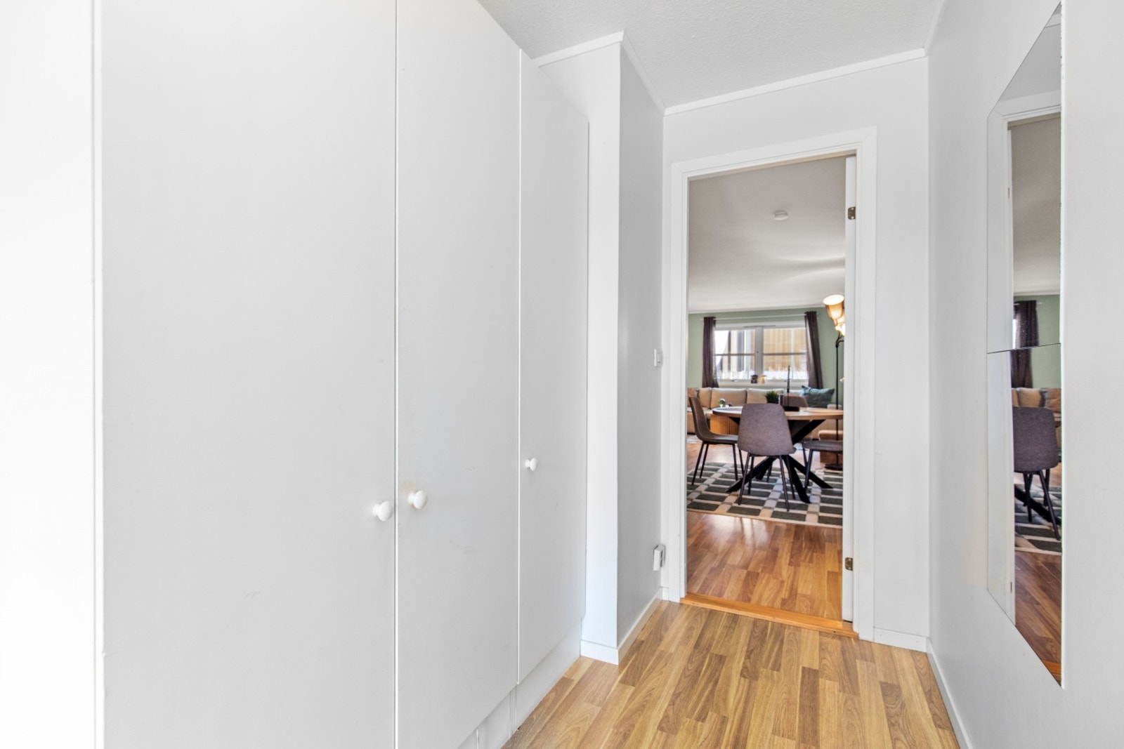 Garderobe i soverom Galleribilde